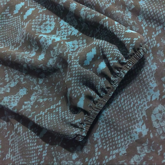 Sheer Black and Green Blouse - Picture 4 of 7